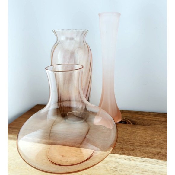 Lot of 3 Unique Vintage Mixed Blush Art Glass Blown Vases mismatched styles - Picture 3 of 8